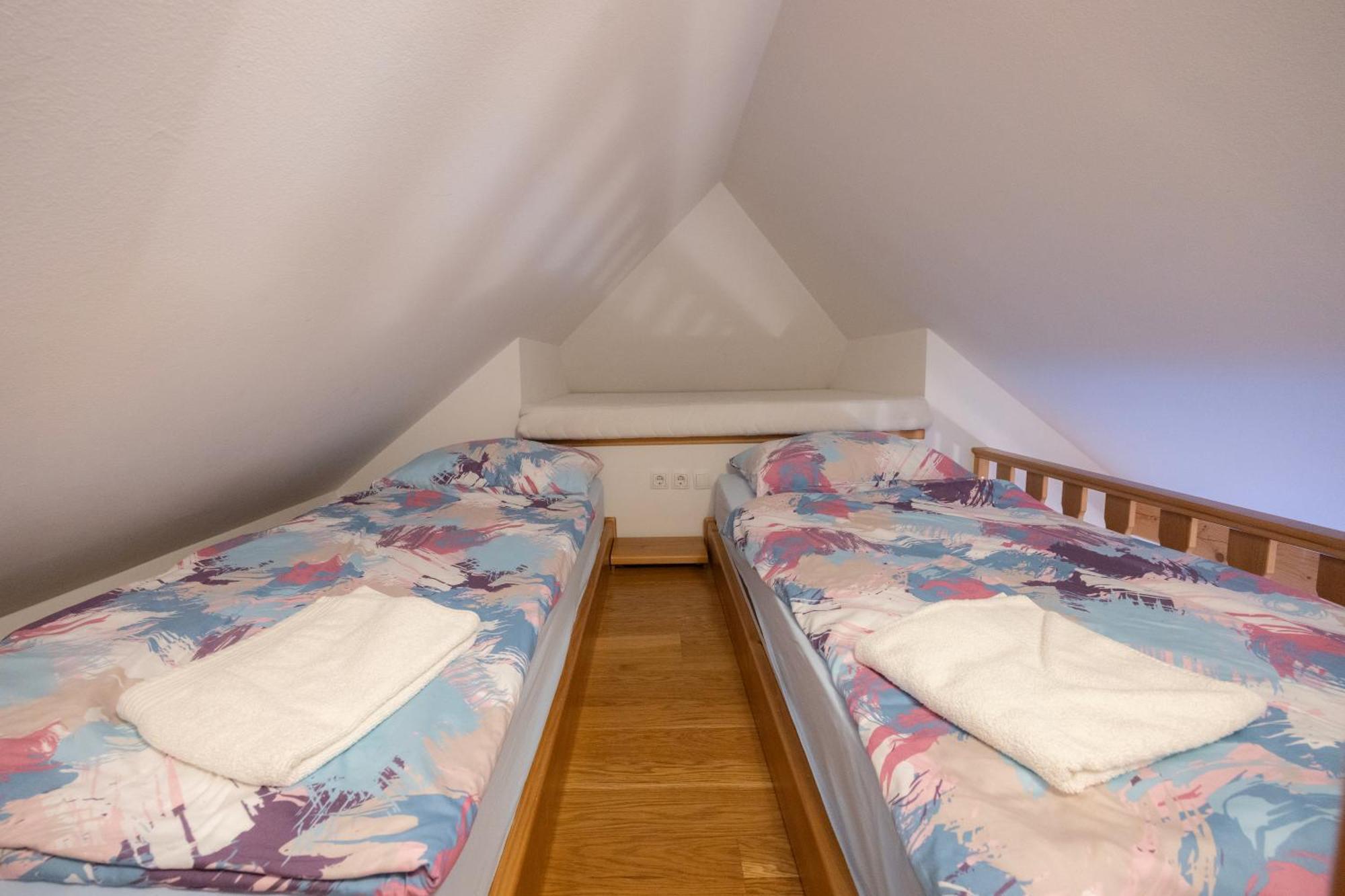 Apartma In Bungalov Jezerci Gozd Martuljek Zewnętrze zdjęcie